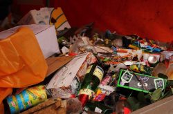 Jakie śmieci można wyrzucać do odpadów zmieszanych?